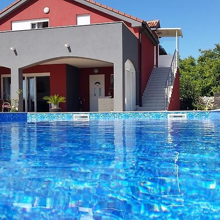 House With Swimming Pool Blue Diamond Apartment ปอฟเลียนา ภายนอก รูปภาพ