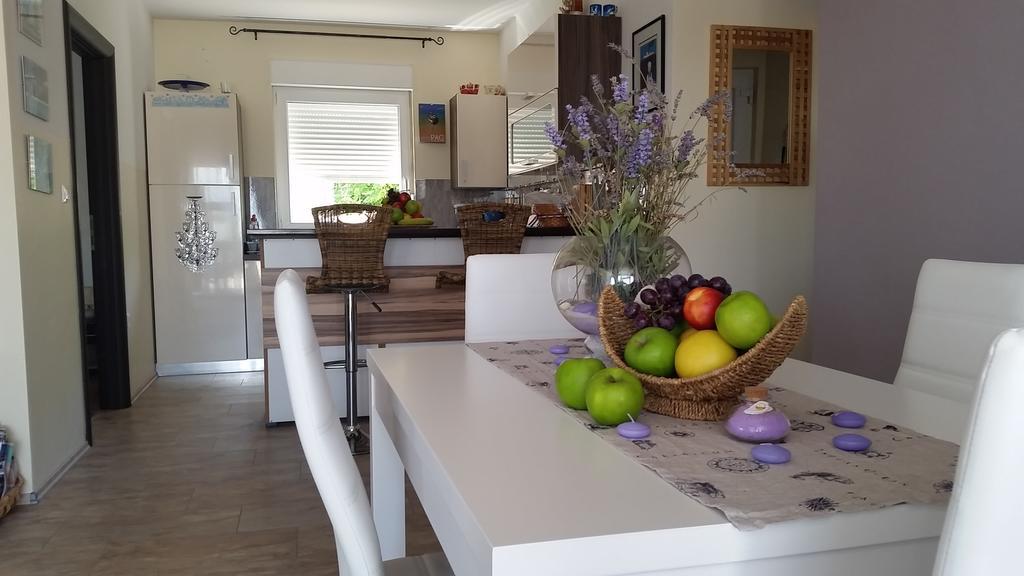 House With Swimming Pool Blue Diamond Apartment ปอฟเลียนา ภายนอก รูปภาพ