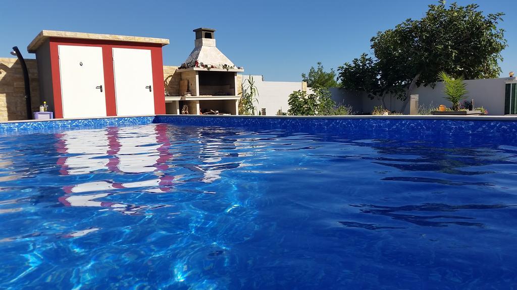 House With Swimming Pool Blue Diamond Apartment ปอฟเลียนา ห้อง รูปภาพ