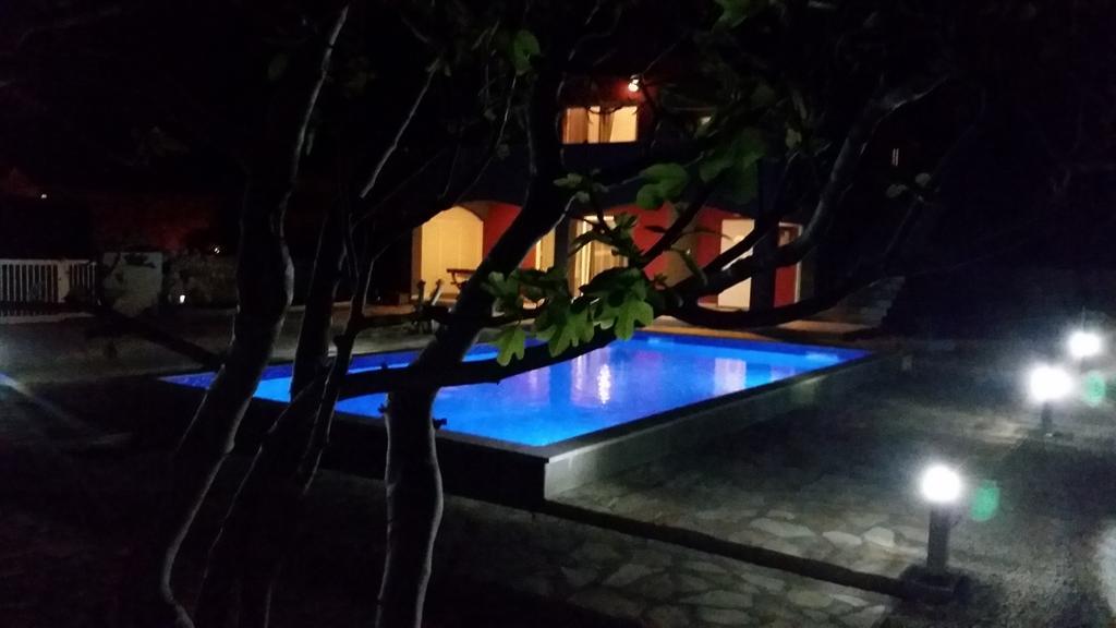 House With Swimming Pool Blue Diamond Apartment ปอฟเลียนา ห้อง รูปภาพ