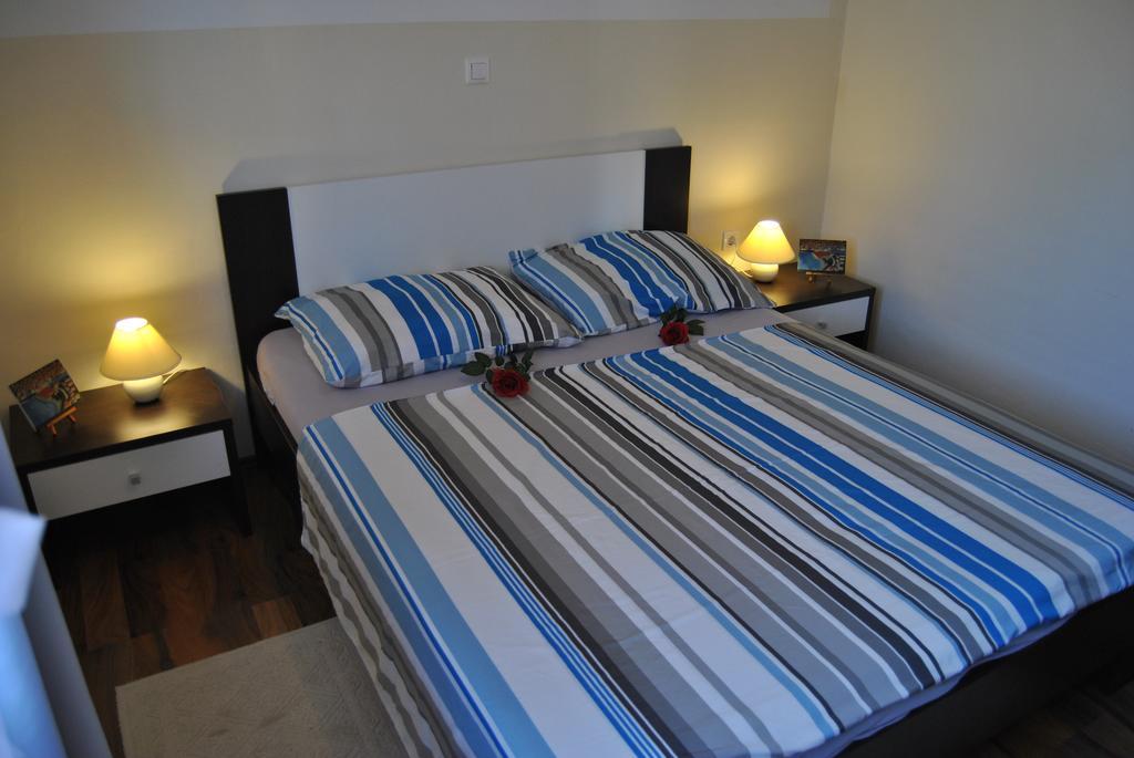 House With Swimming Pool Blue Diamond Apartment ปอฟเลียนา ภายนอก รูปภาพ
